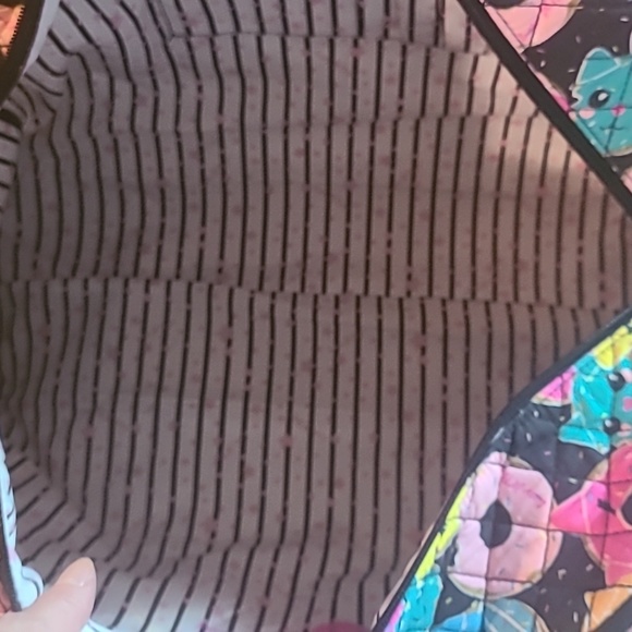 Betsey Johnson Weekender Bag: Donut+ Cat Design with Black Background. - Picture 11 of 12